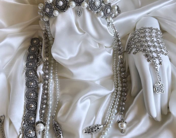 A set of Armenian jewellery  (bijuteria)