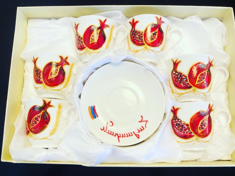 Ձեռքի աշխատանք կերամիկայի վրա։