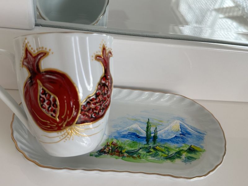 Ձեռքի աշխատանք կերամիկայի վրա։