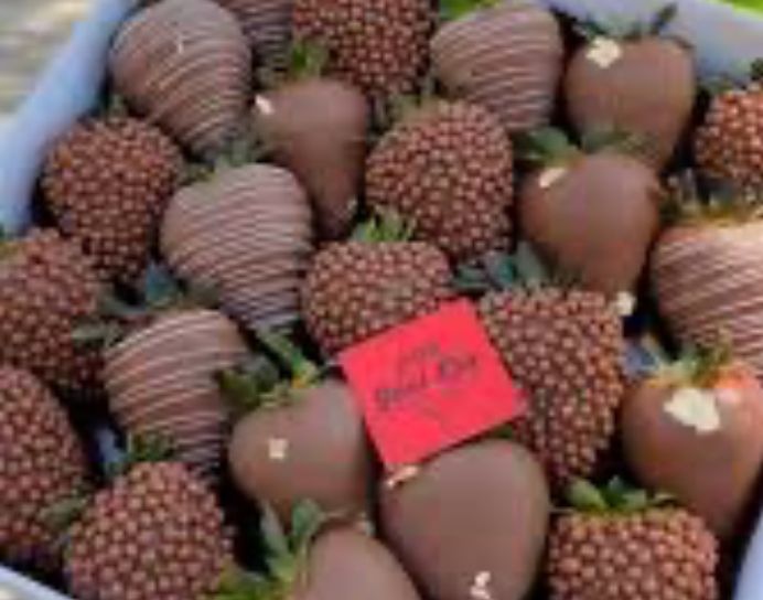 Delicious strawberry’s cover up with chocolates