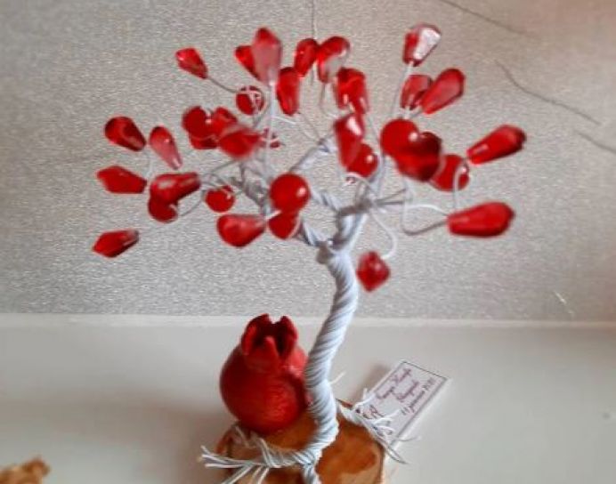 Pomegranate Favor Tree