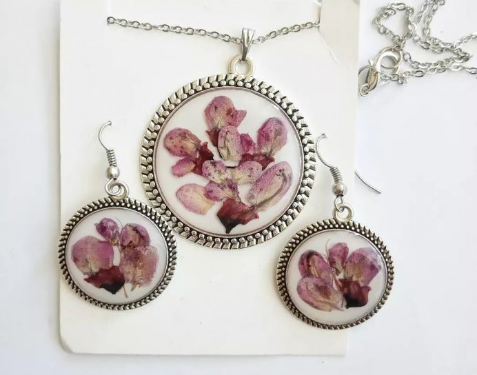 Handmade Flower Necklace with Natural Flowers
