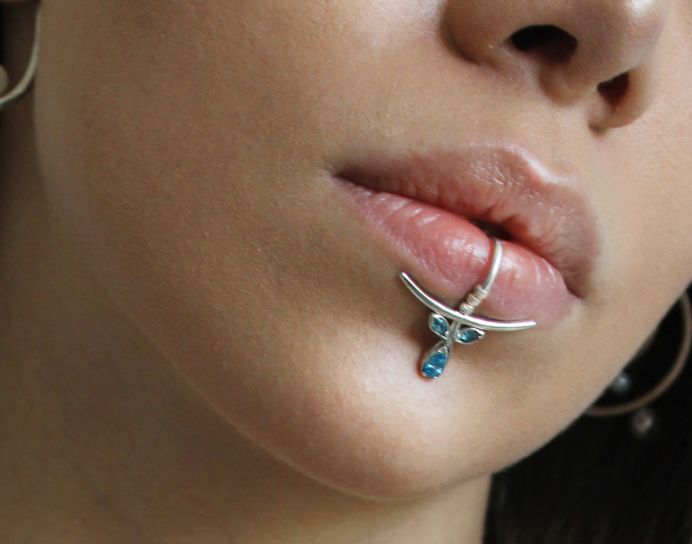 NO PIERCING REQUIRED Silver Fake Lip Ring