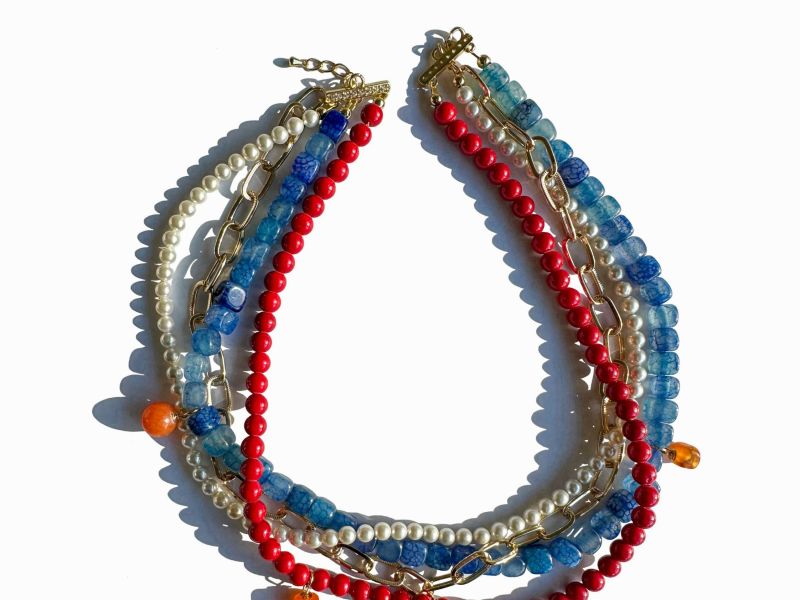 “ARMENIAN TRICOLOR” NECKLACE WITH NATURAL GEMS