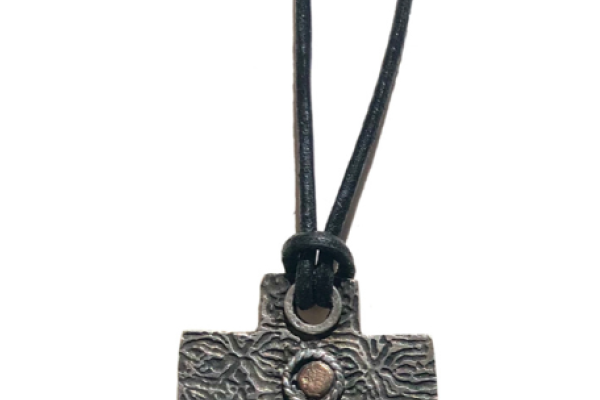 Garni Carved Cross' Necklace - rednur.com