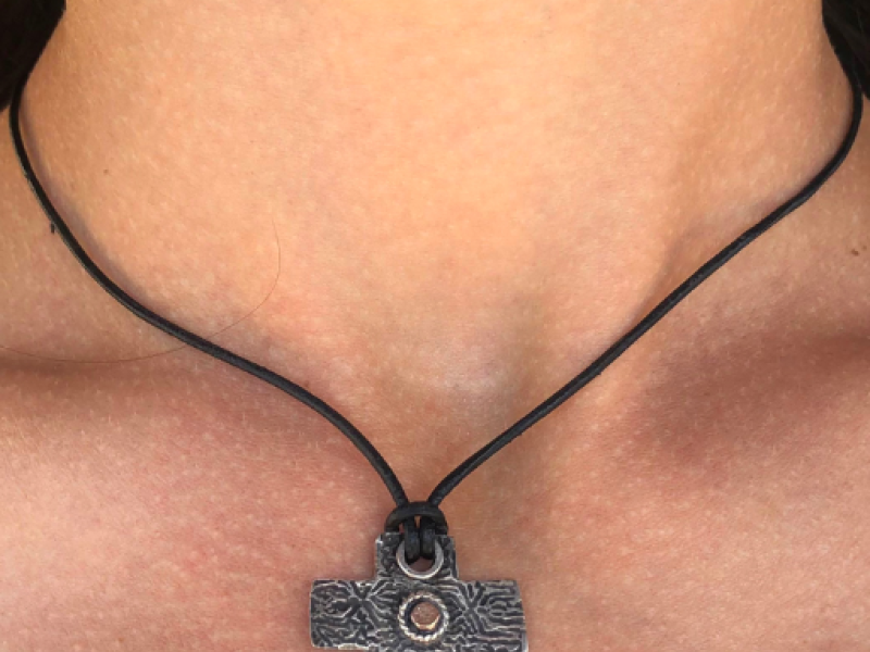 'Garni Carved Cross' Necklace