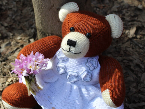 Berd Bears bridal, with crocheted white dress & flowers 
