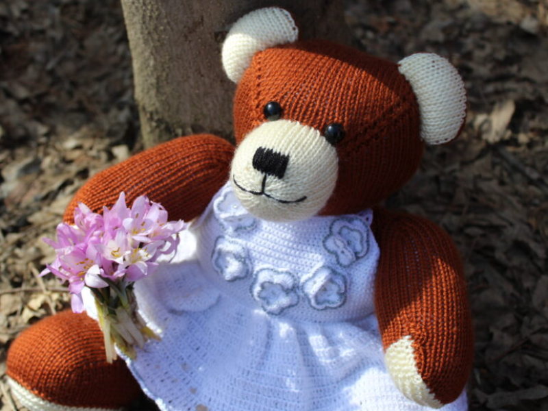 Berd Bears bridal, with crocheted white dress & flowers 