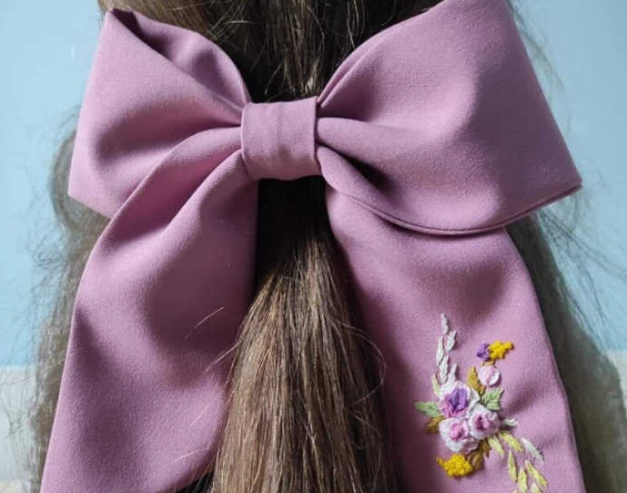 Embroidered hair bow