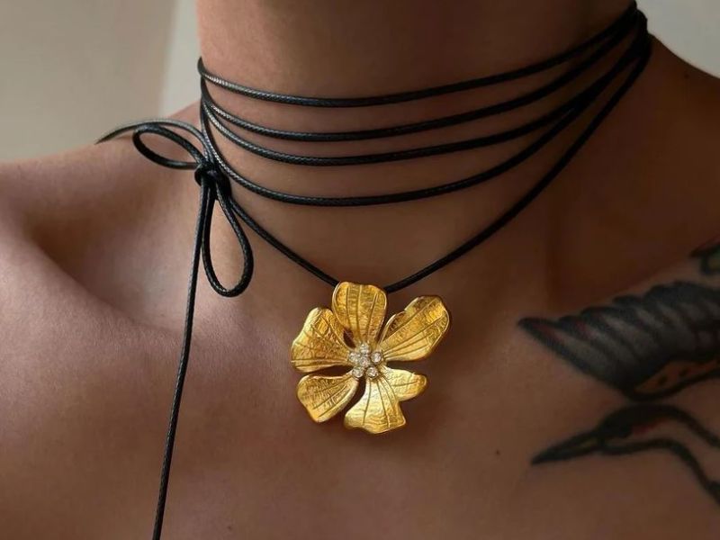 Flower Choker Necklace