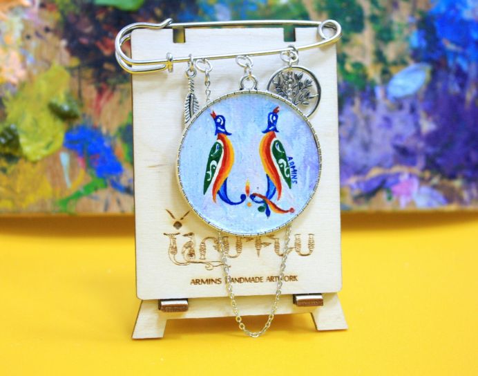 Brooch – Armenian Bird Letter