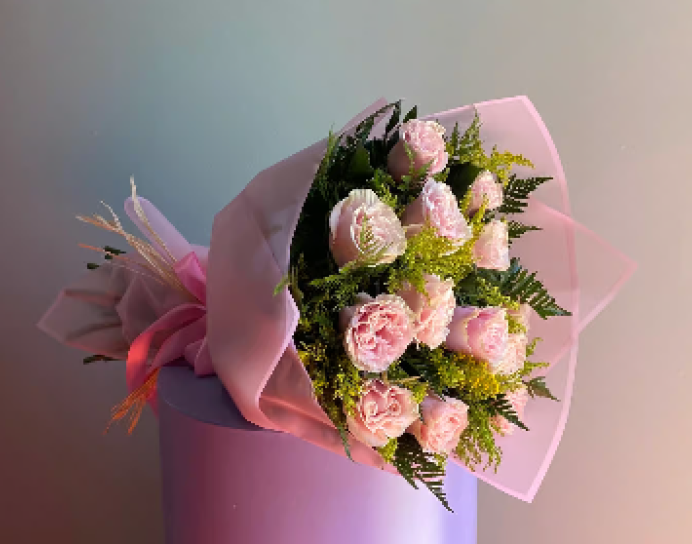 Beautiful bouquet of 1 Dozen pink roses