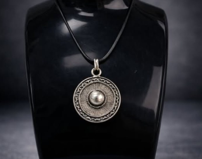 Արծաթյա կախազարդ