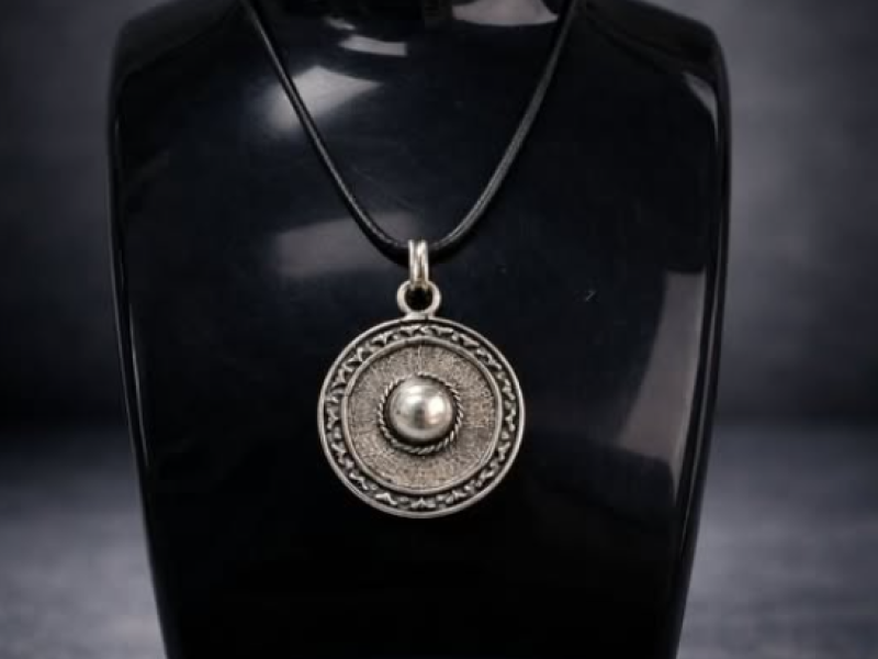 Արծաթյա կախազարդ